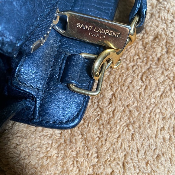 Saint Laurent Chyc Black Leather Handbag - Picture 8 of 10